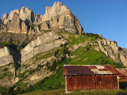 Vue sur les Fiz et chalets du Lachat d'en Haut