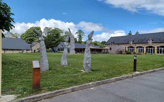Entre art et nature au Château des Pères - 2