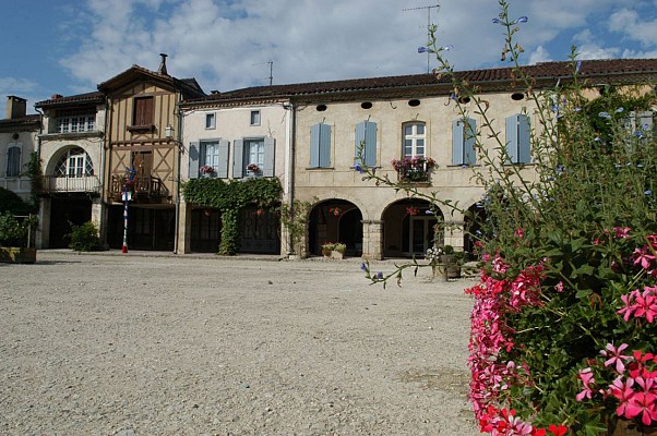 Place royale de Labastide-d'Armagnac