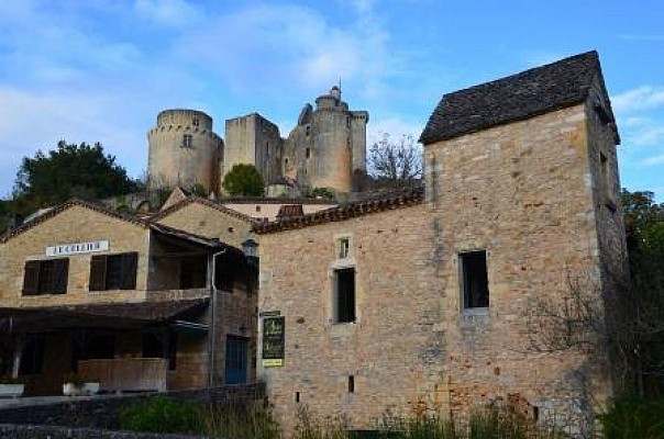 Bonaguil, château de la « Bonne Aiguille » ou de la « Bonne Eau »