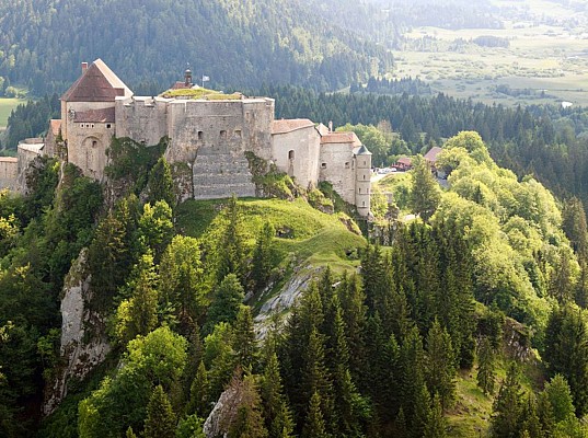 grande-traversee-jura-GR509-fort-joux-MonGR.fr