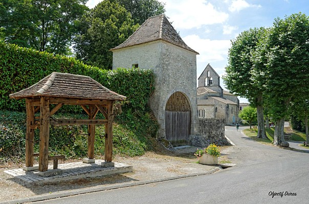 Lou Tramail - porte pigeonnier - Pierre du diable