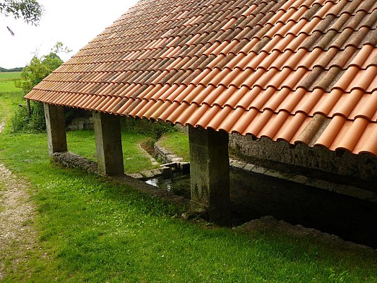 Pont-l'Abbé-d'Arnoult : au bord de l'Arnoult