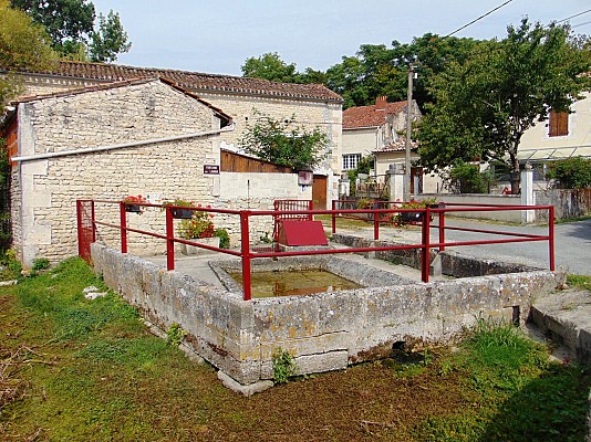 MARSAC-fontaine Ladoux