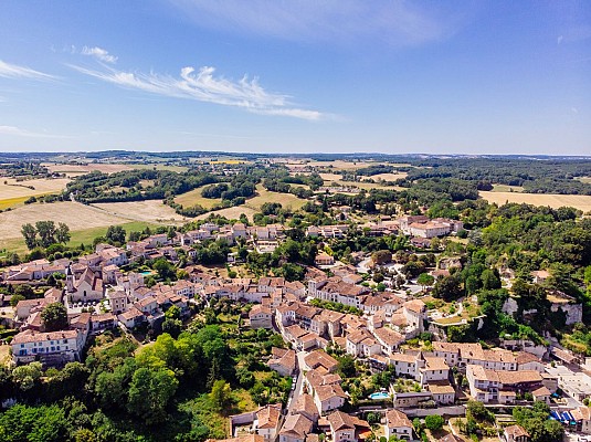 Vue du ciel d'Aubeterre