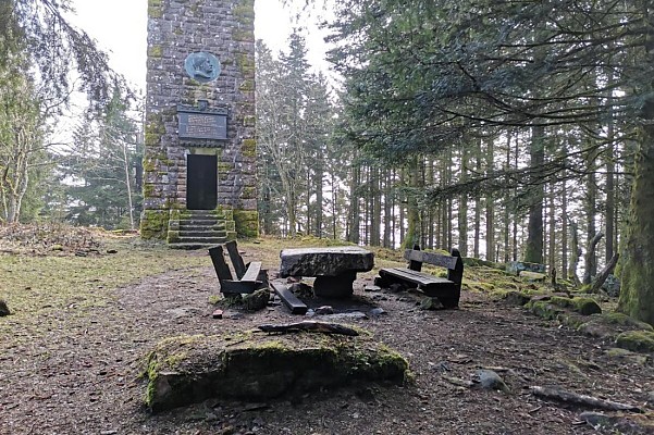 Randonnée - Des cimes vers une vue à 360°