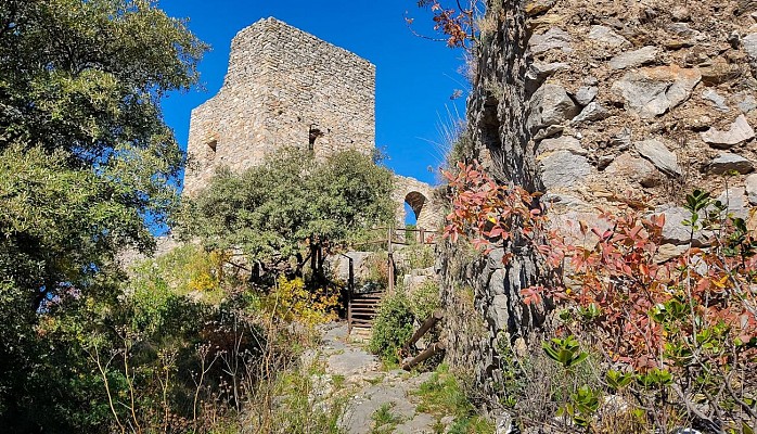 Chateau_et_chapelle_Cabrerolles_-_Julie_Noclercq_1