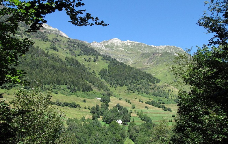 Tour de la basse vallée du Bastan