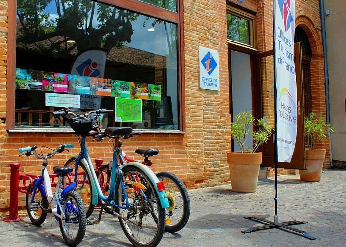 Office_de_Tourisme_des Hauts Tolosans façade_velos_©Office_de_Tourisme_des_Hauts_Tolosans (1)