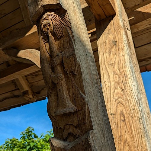 Halle en bois de Salles-Courbatiers