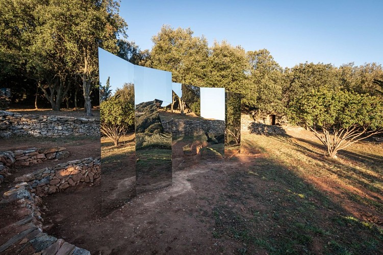 Oeuvre d'Art Mates Basses - Jan-24-Sedat-Yagiz-ND-6