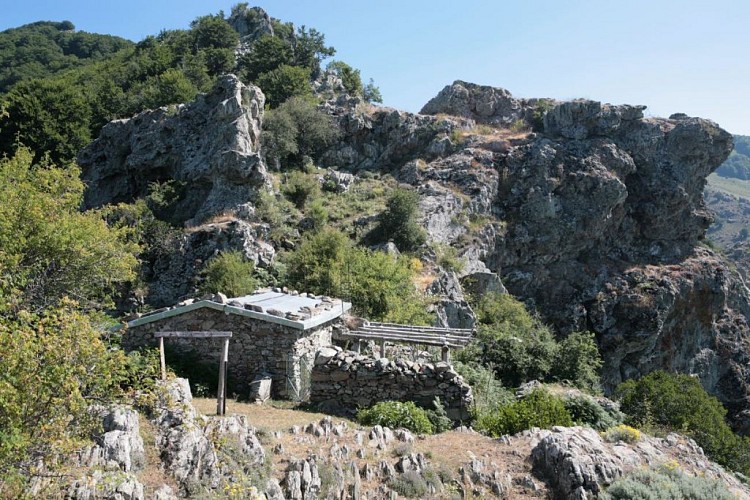 bergerie Castelle sentier Pianellu