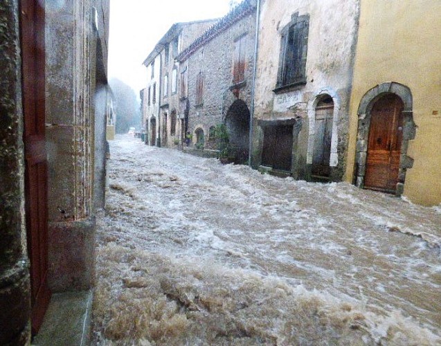 Crues à La-Vacquerie-et-Saint-Martin-de-Castries