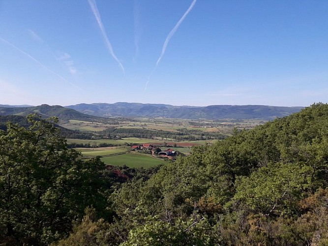 Vallée du Dourdou entre Mas Gaujou et le château de Montaigut