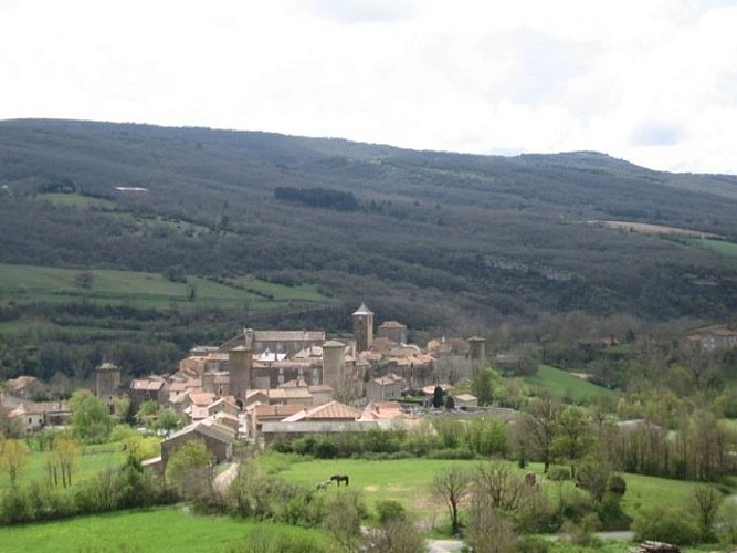 Ste-Eulalie de Cernon depuis le Puech du Mus