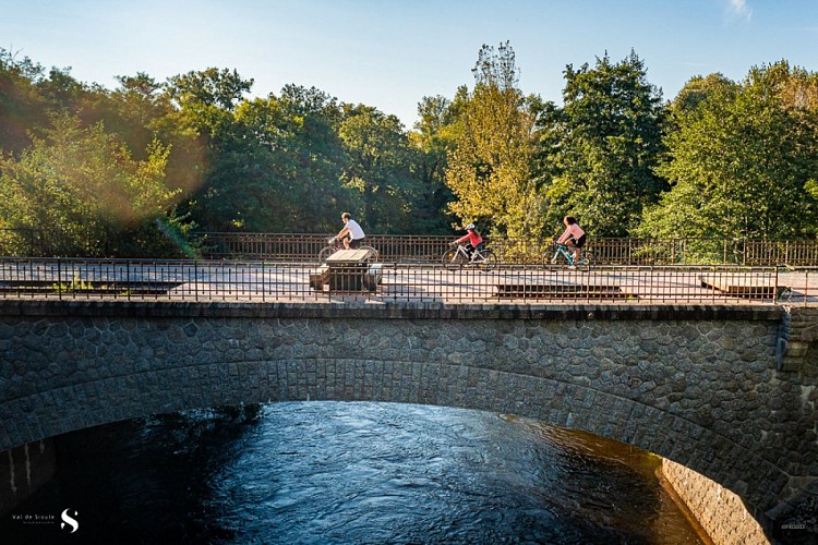 En route pour La Voie Verte du Val de Sioule depuis Saint-Pourçain_Saint-Pourçain-sur-Sioule