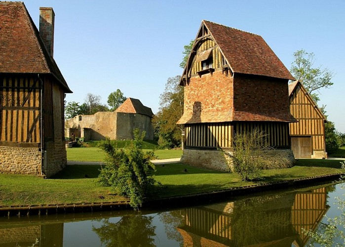 Château de Crèvecoeur-en-Auge