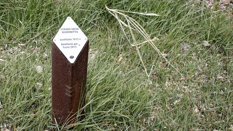 sentier-stradavecia-balade-bonifacio-corse