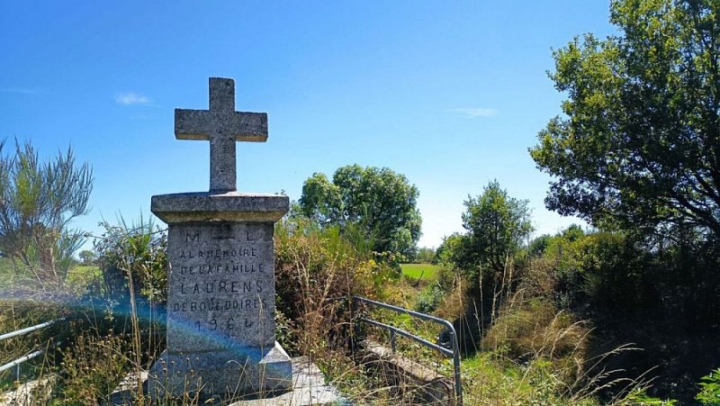 Le calvaire près de Bouldoires