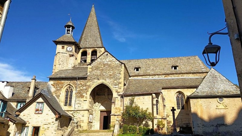 L'église St-Fleuret d'Estaing