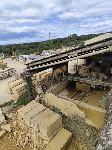 Sentier d'interpretation de la Pierre_Vers-Pont-du-Gard