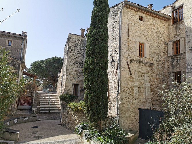 Les Castillones a Aramon