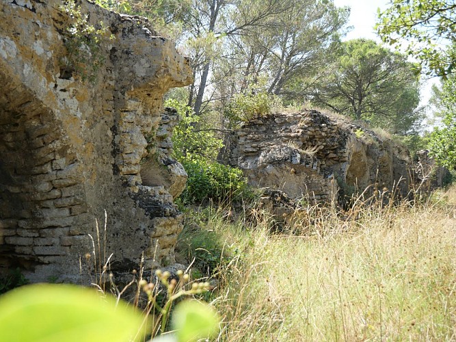 Remains of the Roman aqueduct Vers pont du Gard