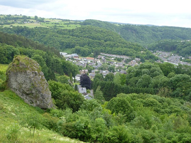 CAP P01 Panorama du Village vu des Roches Noires
