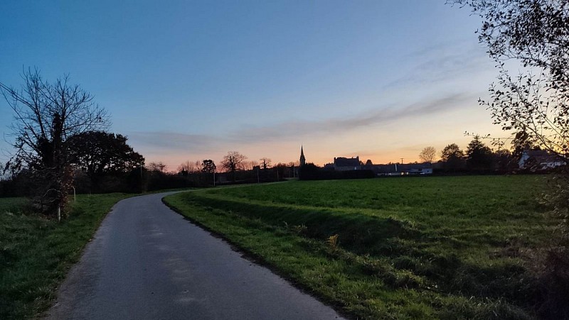 Plufur à la tombée de la nuit