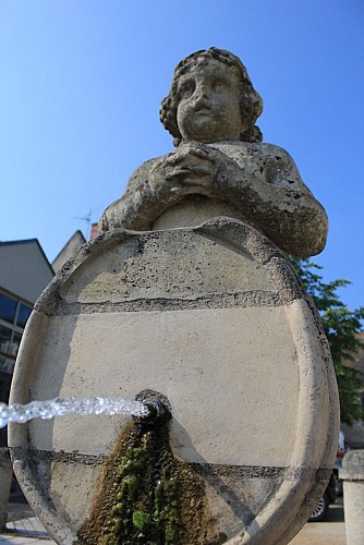 Fontaine-Bacchus-Veretz-NB