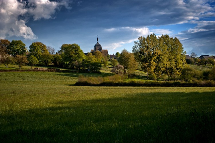 Village-et-Eglise-de-Choue