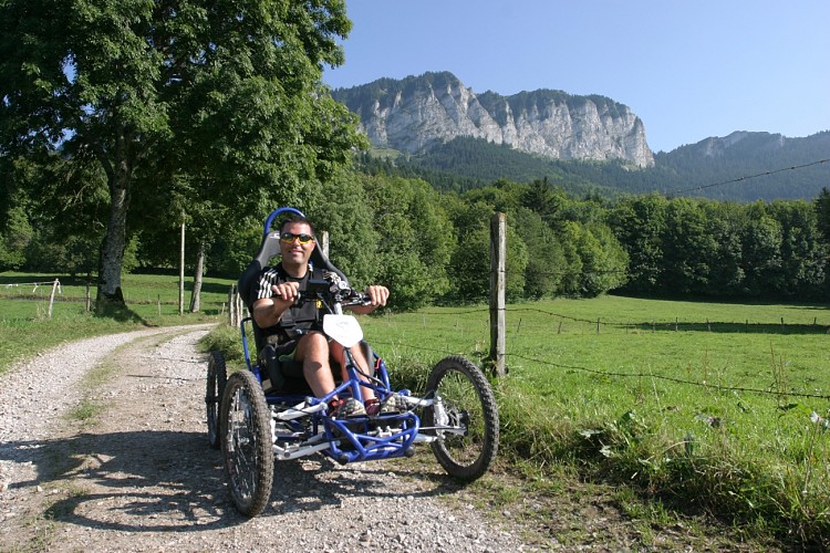 Balade en fauteuil tout terrain électrique : Bernex, Thollon-les-Mémises, Bernex