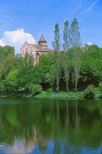 Lac et église de Rieupeyroux