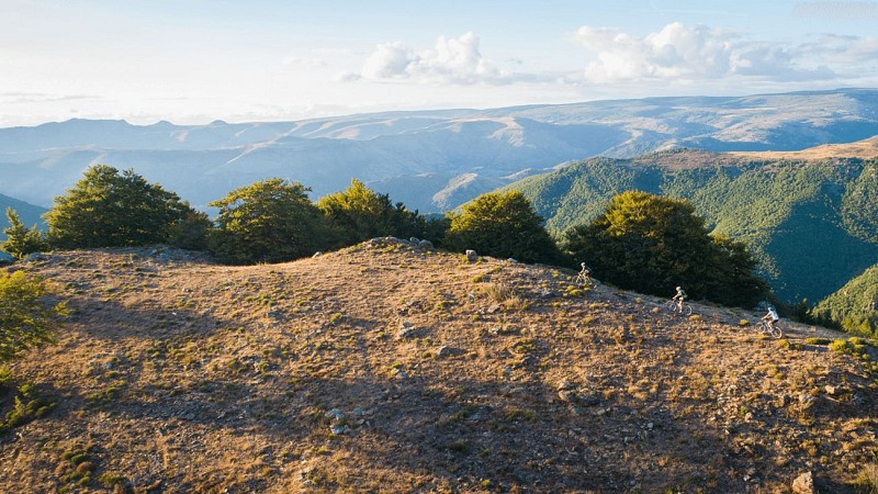 La Grande Traversée du Massif Central à VTT (GTMC-VTT) en 30 jours