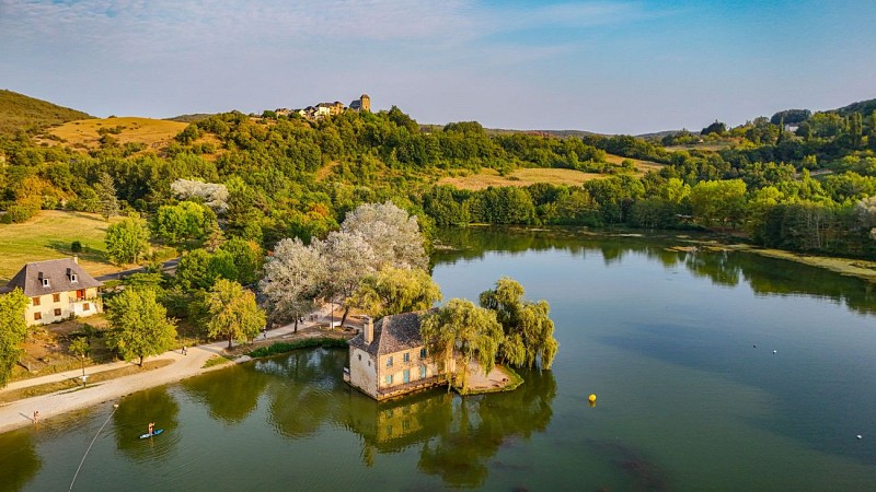 Lac_du_Causse_corrézien