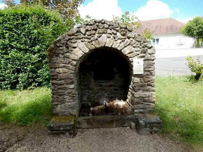 Fontaine St Radegonde - Les moulins - St Sornin Lavolps © Mairie - OT TDC_resultat