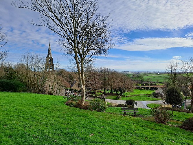 L'église de Lamber vue depuis Park an Aoter
