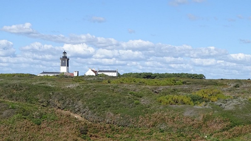 Vue sur le phare de Pen Men