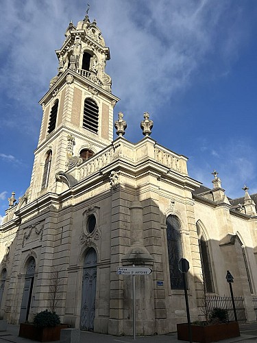 Clocher ensoleillé Église Saint-Laurent Pont-à-Mousson
