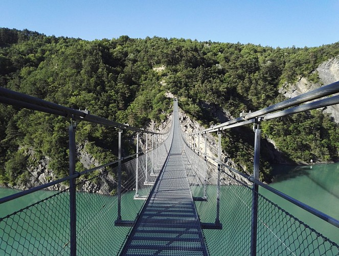Ebron footbridge (figure-of-eight loop)