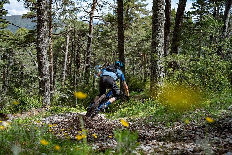 Le Grand tour des Préalpes d’Azur en VTT_Gréolières