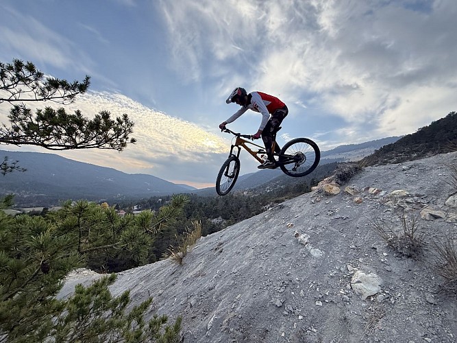 Le Grand tour des Préalpes d’Azur en VTT_Gréolières
