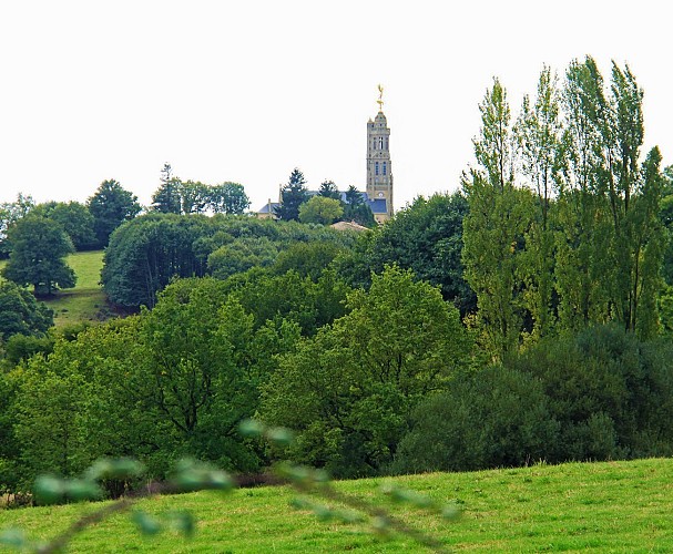 Vue sur l'église de Saint-Michel