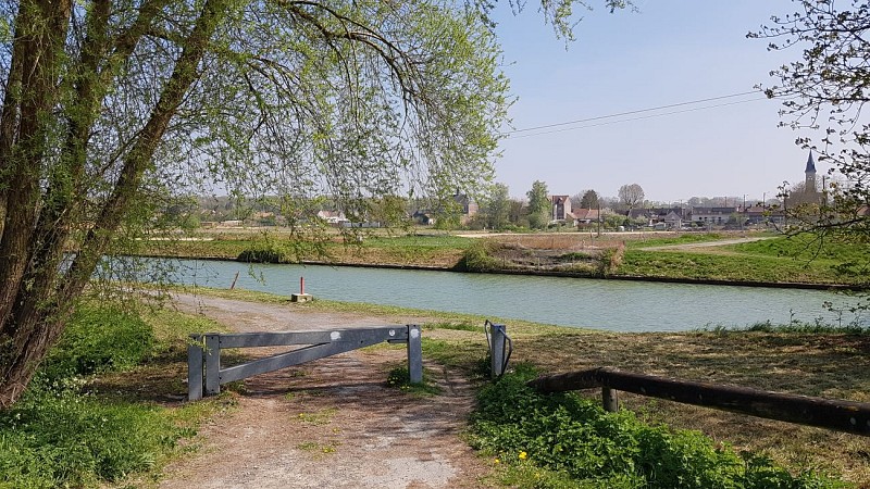 Promenade_ecluse_Montmacq