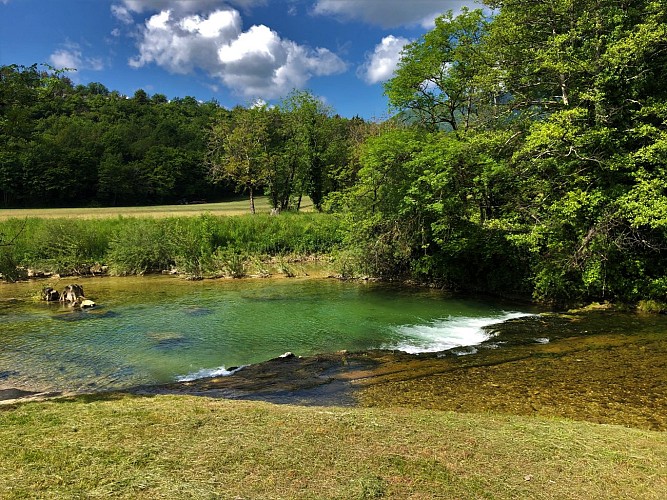 Hiking loop: Le tour du Fierloz_Artemare