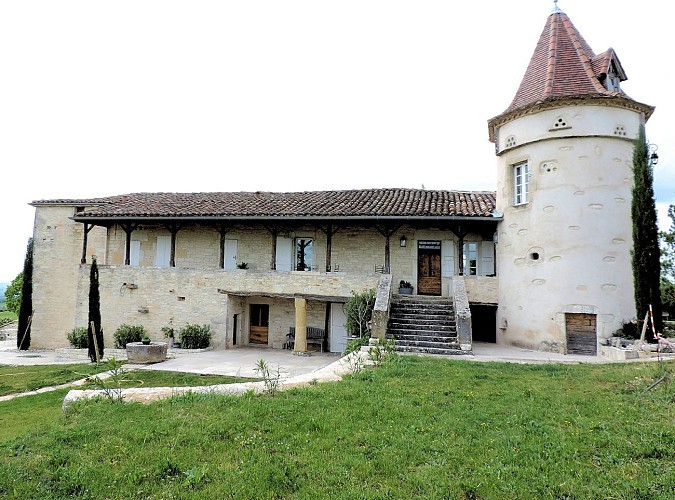 Maison traditionnelle à Montpalach