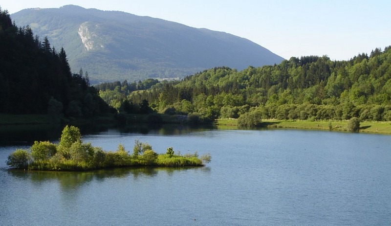 Easy-going walk: /The Chéran's Isles