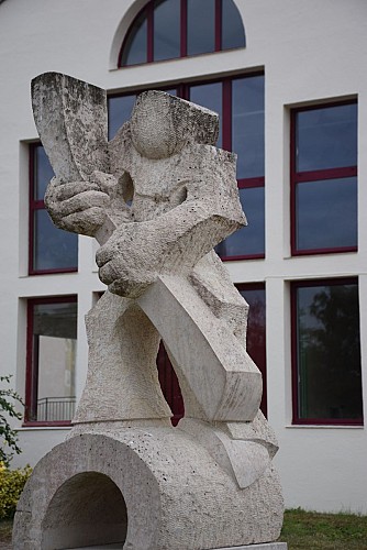 Statue