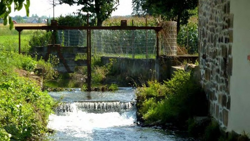 Vestiges du système hydraulique du moulin du haut à MEYENHEIM