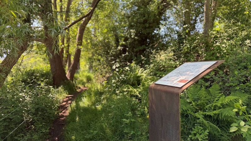 Sur le Sentier du Canal de l'Ehn